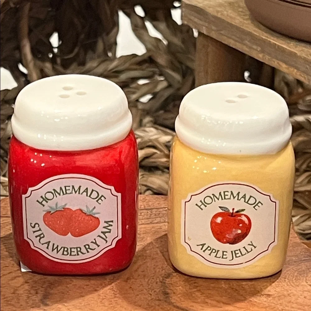 Cute.🍓JAM & 🍎JAM Shakers